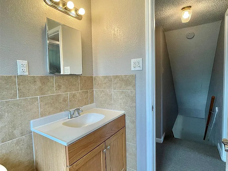 509 Dwyer St — Photo 22