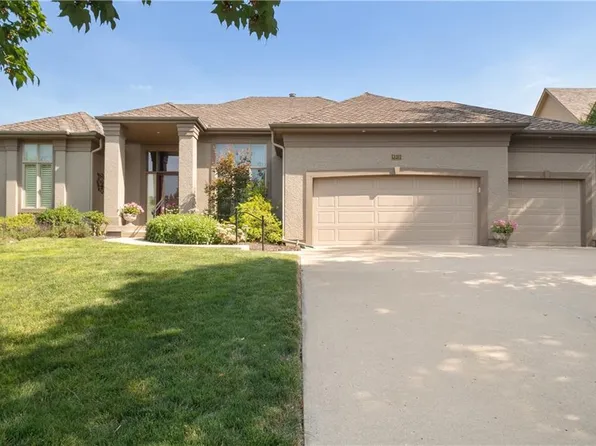 8919 Quail Ridge Ln, Lenexa, KS 66220