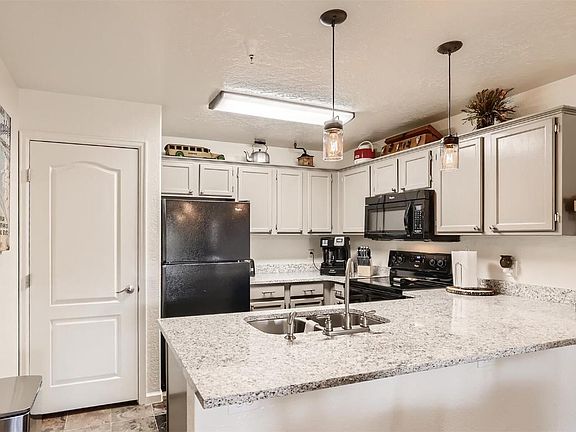 5th image of 293 Pelican Cir Unit 1806