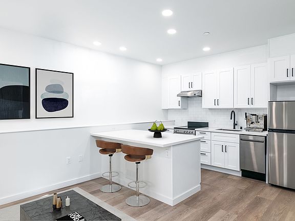 3rd image of 181 Bartlett St #16
