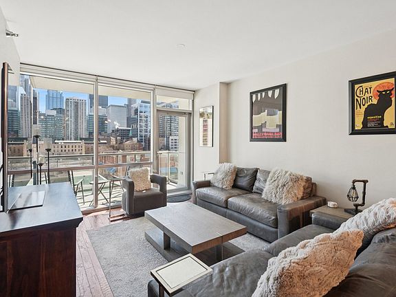 4th image of 123 S Green St APT 505B