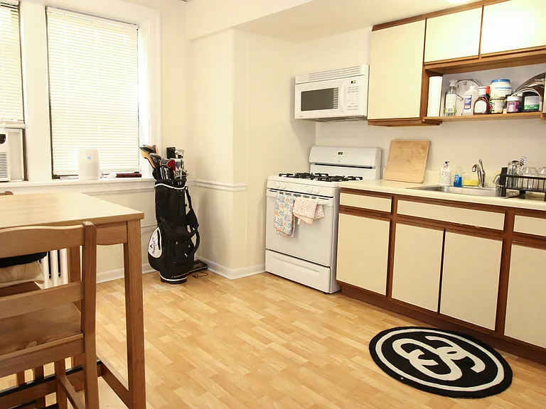 54-56 Oak St #3 — Photo 7