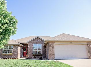 717 Becky St, Willard, MO 65781