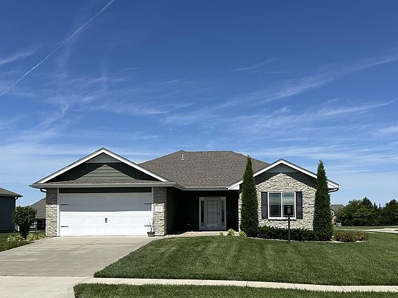 5th image of 3220 SE Blackjack Cir