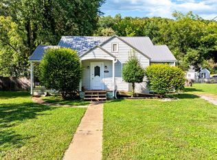 302 Jackson St, Sevierville, TN 37862