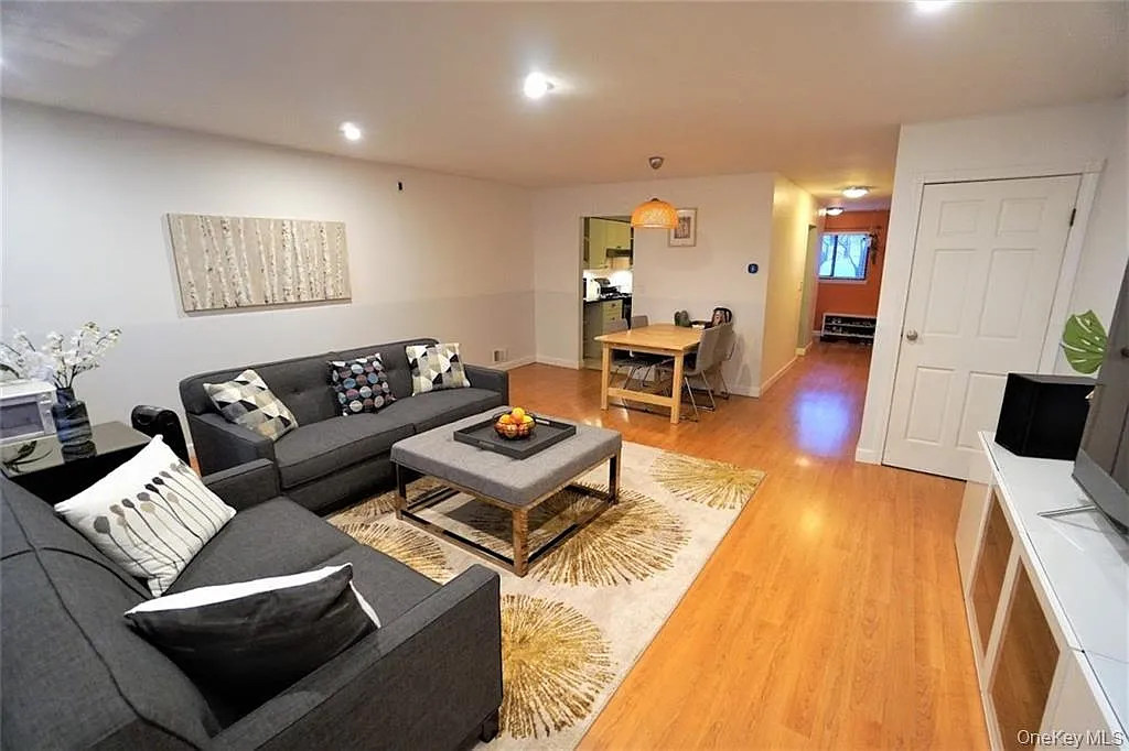 2 bed, 1.5 bath, 1270 sqft, $3,600 — Photo 1