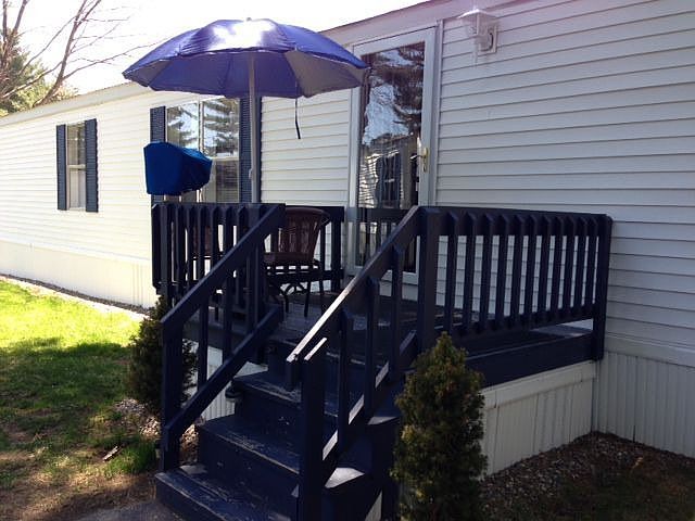 side deck with umbrella