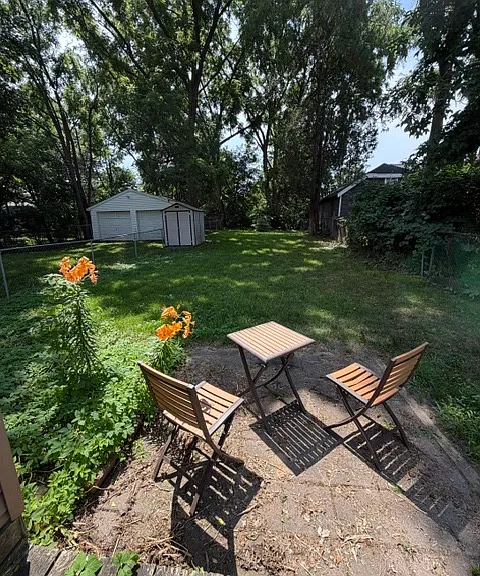 621 Fremont Ave NW — Photo 4