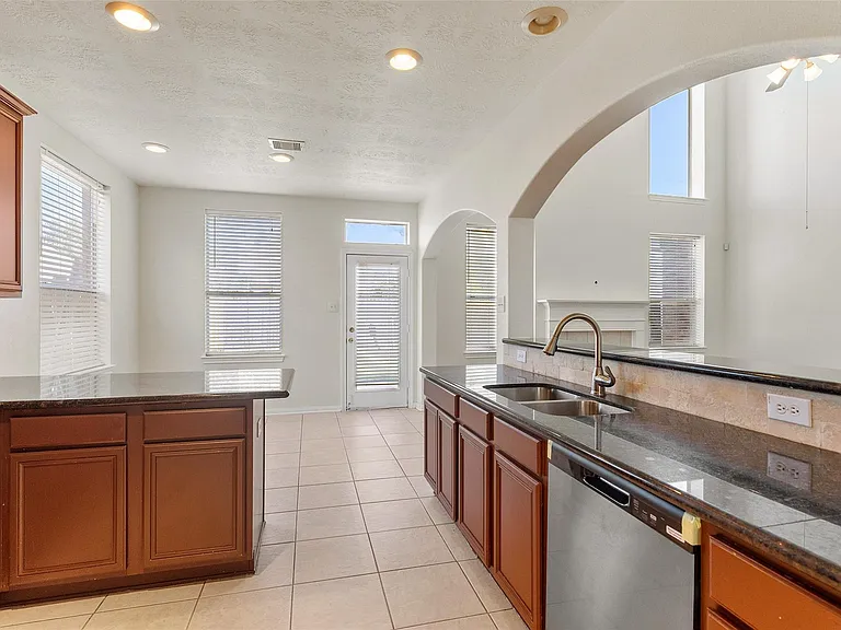 14213 Stone Bluff Ln — Photo 15