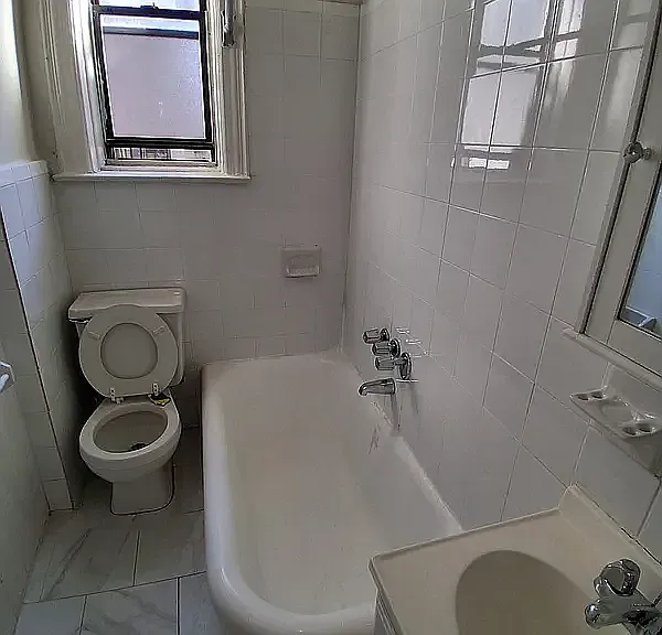 438 52nd St #C3 — Photo 3