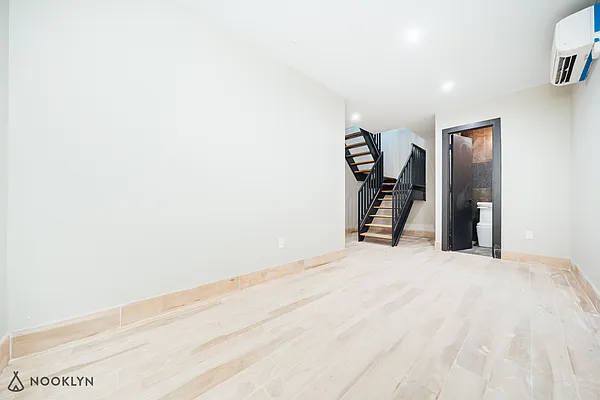 Rented by Nooklyn NYC LLC | media 32