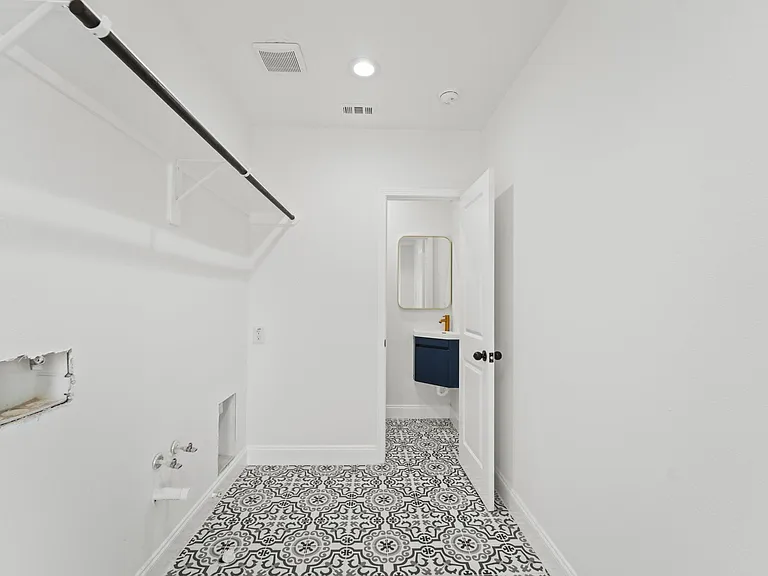 10722 Lynbrook Dr — Photo 21