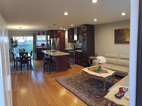 4th image of 1302 N Franklin Ct