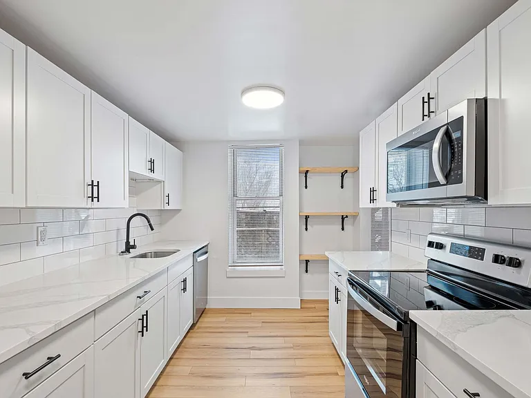 796 Hazelwood Avenue — Photo 9
