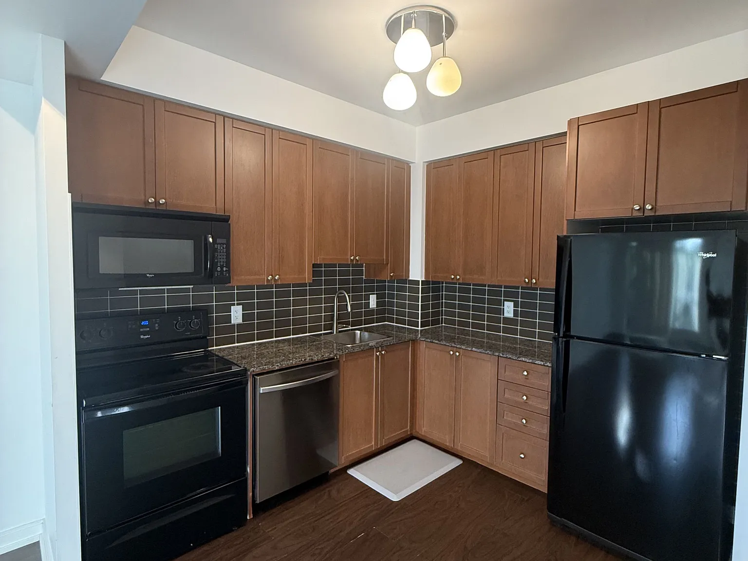 2 bed, $2,400 — Photo 2