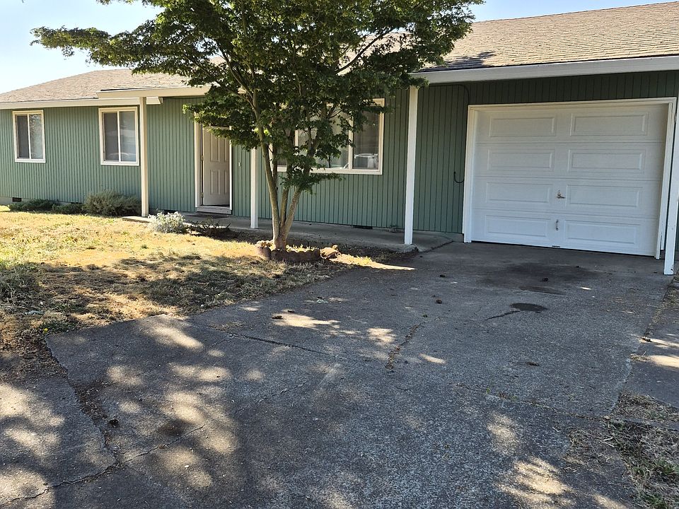 1st image of 10858 Blake Ct NE