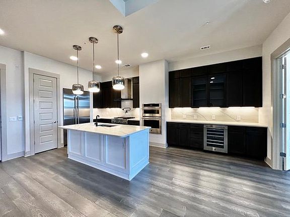 5th image of 3331 Oak Grove Ave #1301