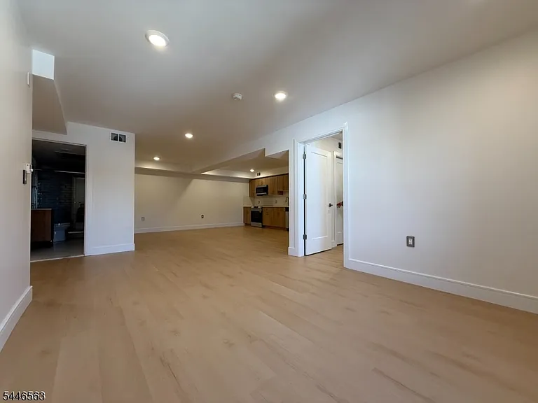 627 Valley Rd #D — Photo 8