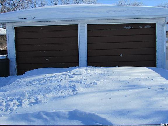 3rd image of 112 Garnet St