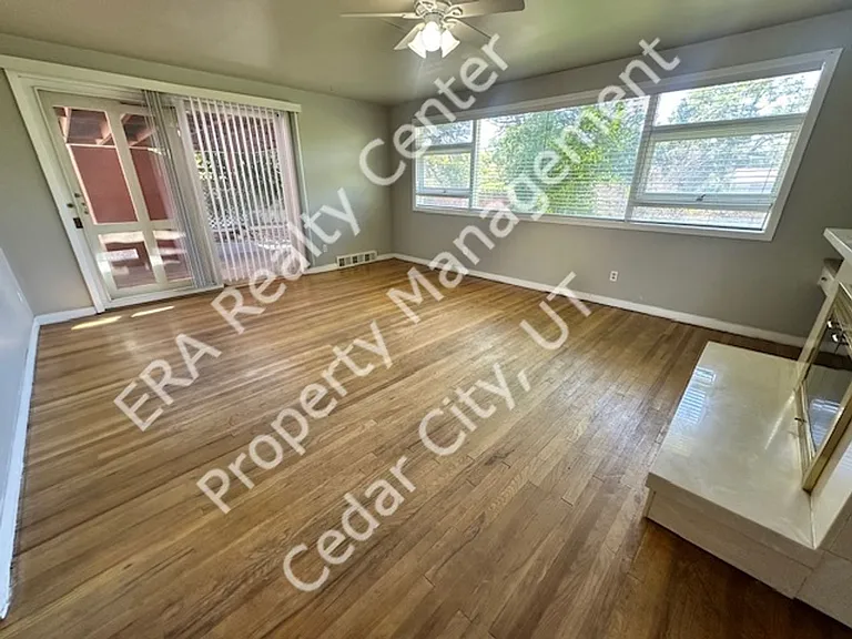 294 S Dewey Ave — Photo 4