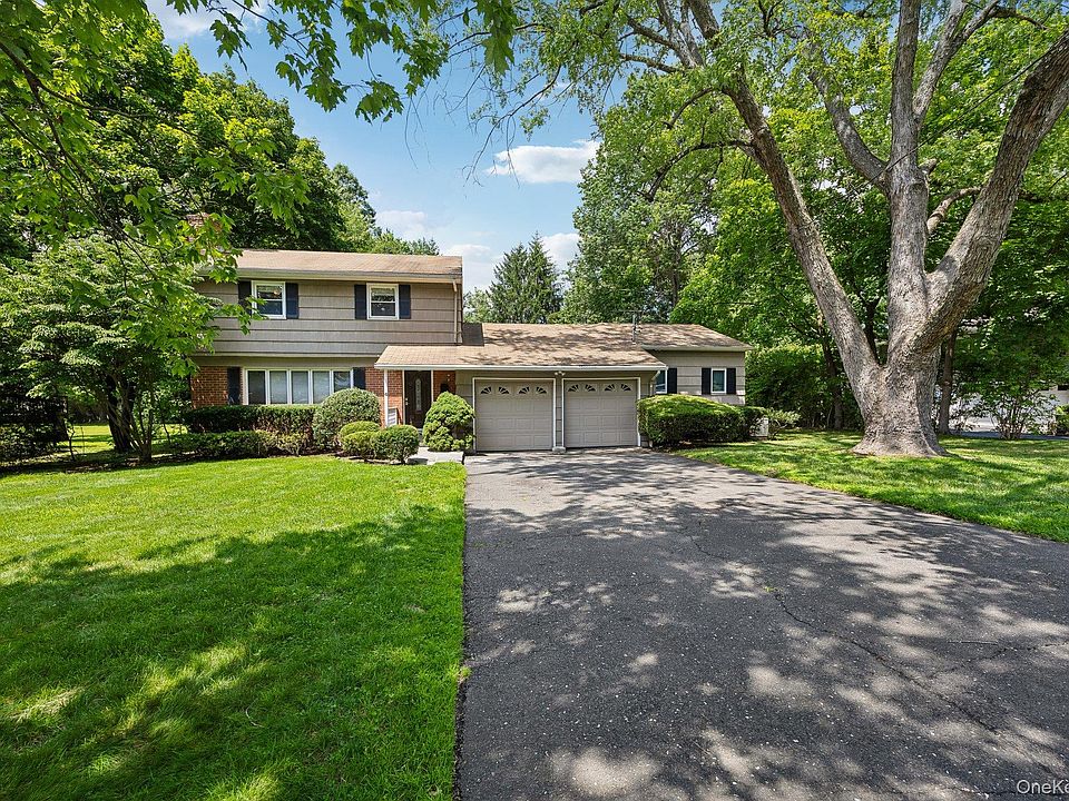 1st image of 4 Holly Lane