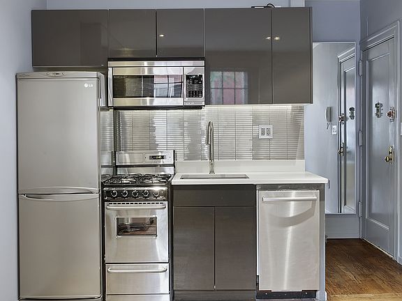 4th image of 65 Morton St APT 1M