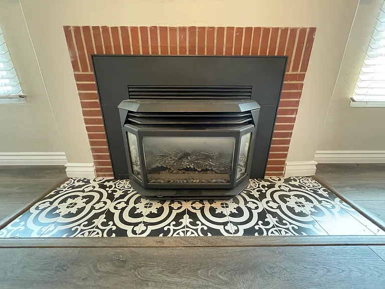 914 W Vassar Ave — Photo 3