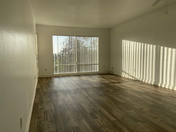 8557 Lemon Ave APT 22