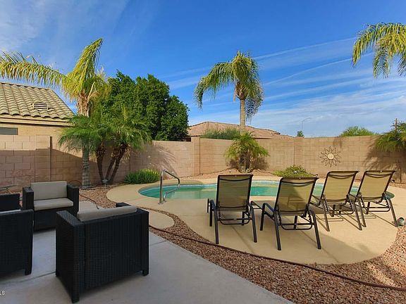 5th image of 10944 E Clovis Ave