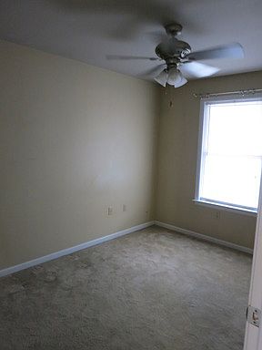 5th image of 1517 Laurel Ave APT 211