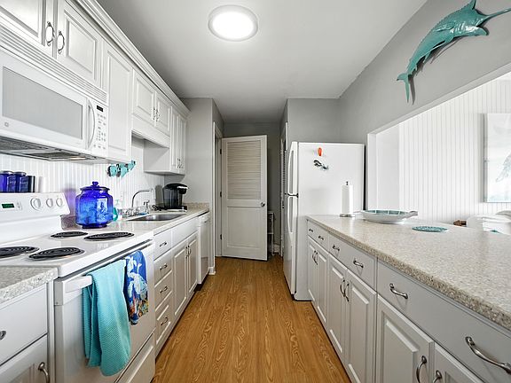 4th image of 3558 Shore Dr #1