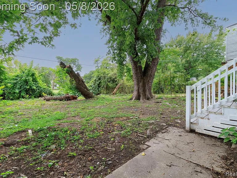 120 Woodland St — Photo 59