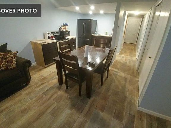 Kitchen & Dining Area 