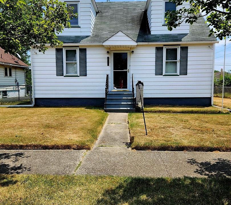 1st image of 325 Billings Ave