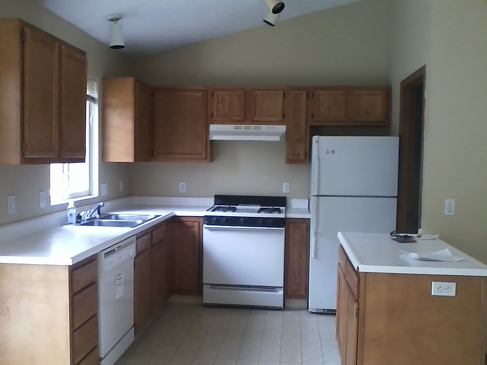 2nd image of 18960 Almy Rd
