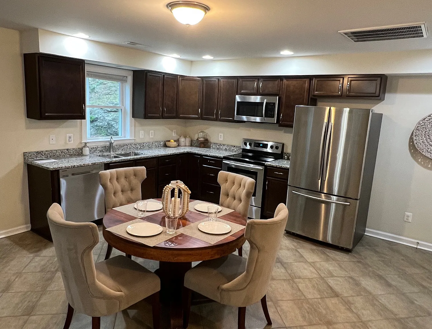 3 bed, 1440 sqft, $3,500 — Photo 1
