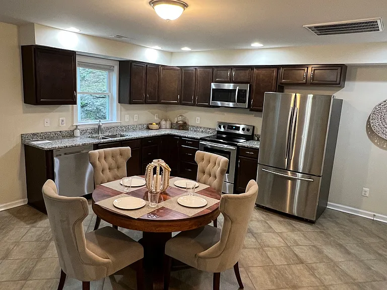 Dine-in Kitchen