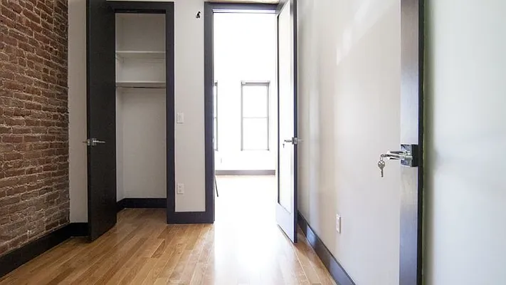Rented by Nooklyn NYC LLC | media 80