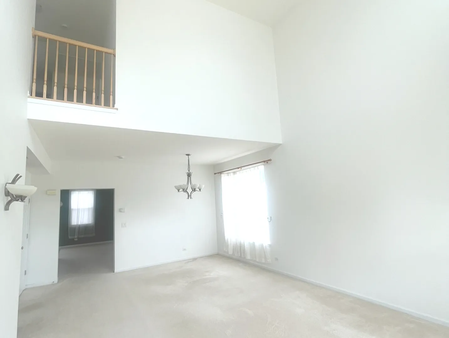 3 bed, 2.5 bath, 2002 sqft, $2,750 — Photo 3