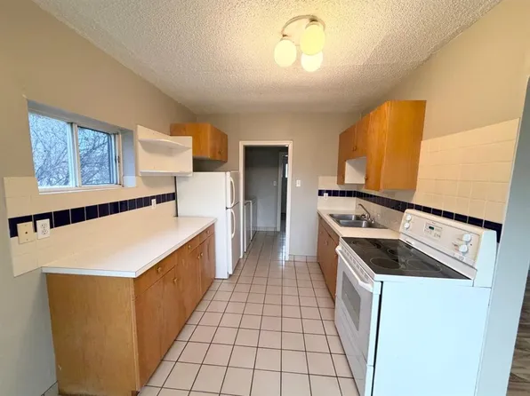 9516 S 102nd Ave, Grande Prairie, AB T8V 0Z6