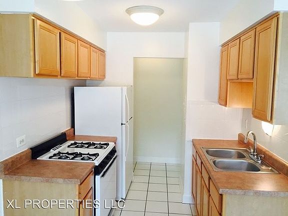 5th image of 5423 N Winthrop Ave APT 208