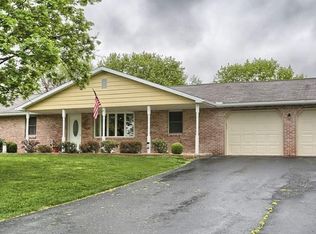 17 Maurice Rd, Mount Holly Springs, PA 17065