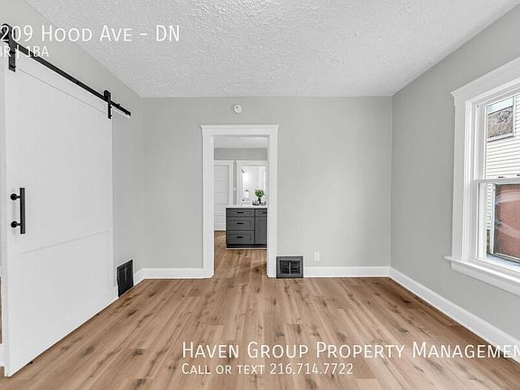 3rd image of 2209 Hood Ave #Dn