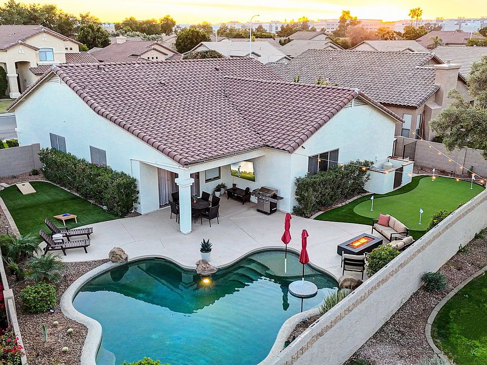 1st image of 2144 W Olive Way
