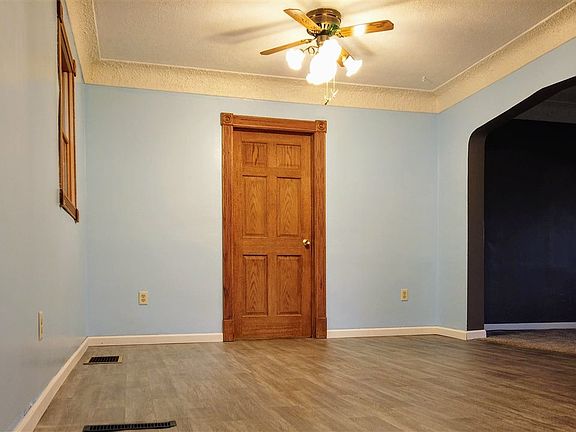 5th image of 1012 2nd Ave