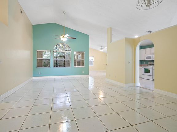 2nd image of 1548 Woodfield Oaks Dr