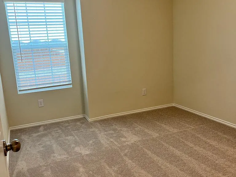 366 Lake Erie Dr — Photo 23