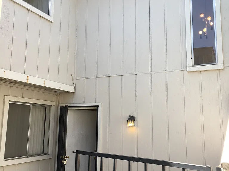S Reservoir St — Photo 4