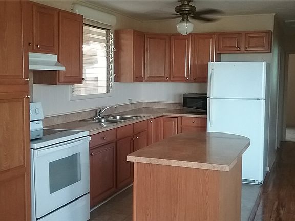 3rd image of 99-633 Aiea Heights Dr