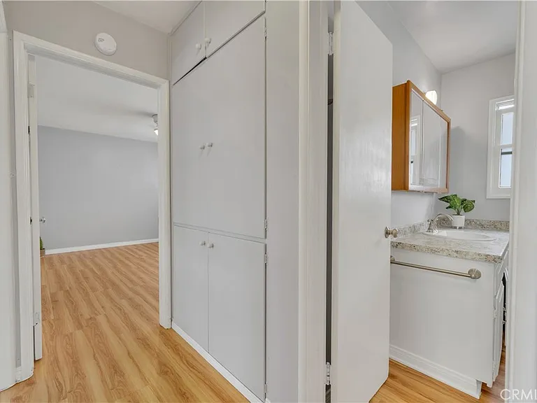 1250 E 1st St #7 — Photo 16